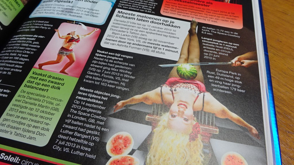 Guinness Book World records Meeste meloenen op je lichaam laten doorhakken